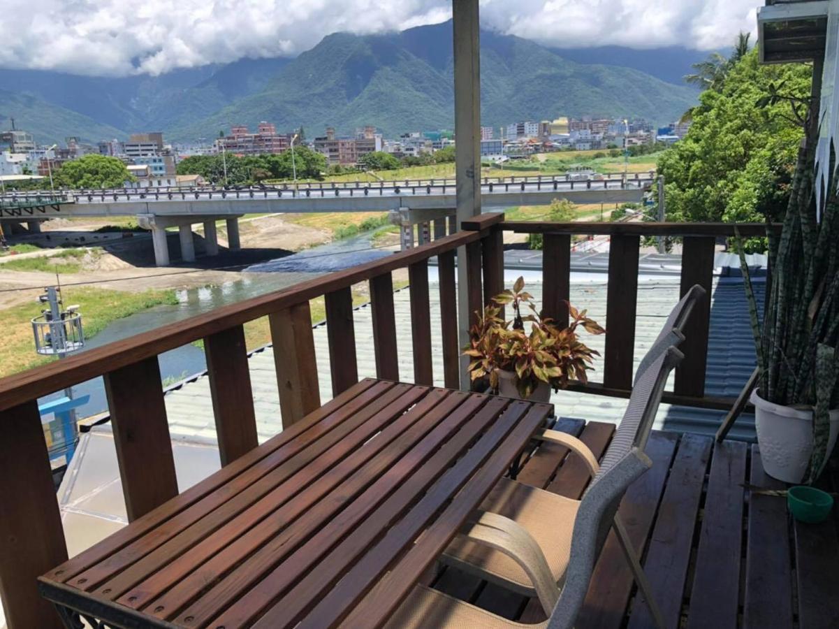 Two Dots On Line Homestay Hualien Exterior foto