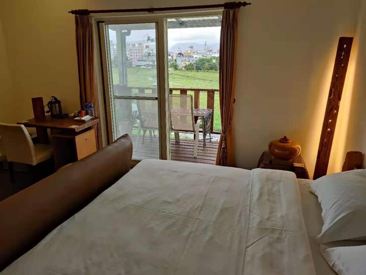 Two Dots On Line Homestay Hualien Exterior foto