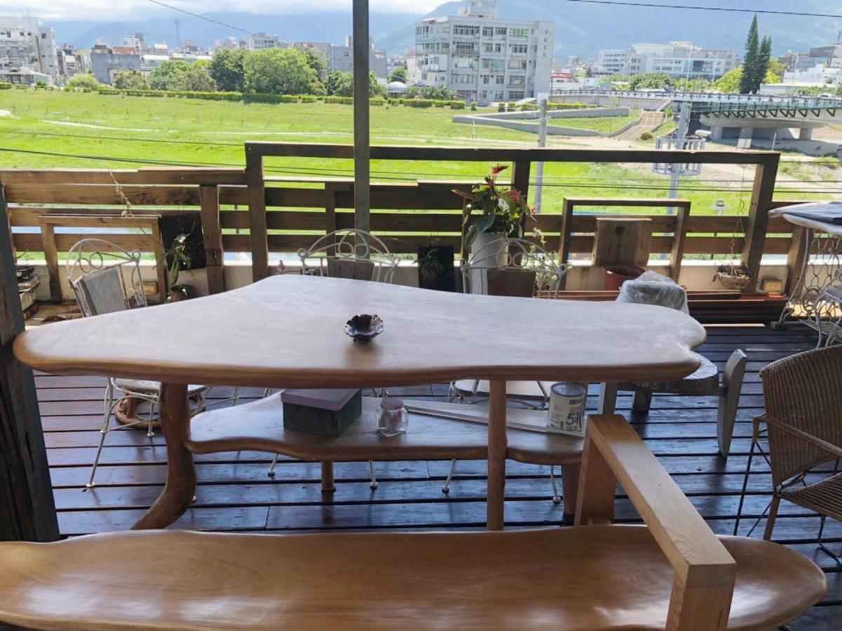 Two Dots On Line Homestay Hualien Exterior foto